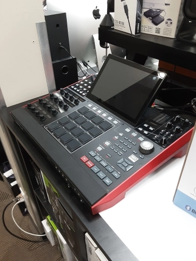 Akai - MPC X 2